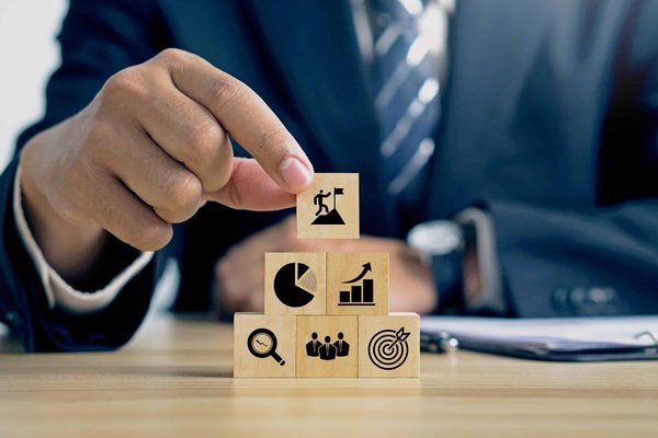 Quels KPIs surveiller pour évaluer la performance d'une campagne de SEA pour un concessionnaire automobile?